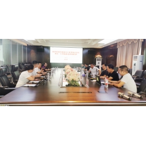 河南省辦公家具協(xié)會(huì)會(huì)長(zhǎng)張鋒一行到訪(fǎng)思進(jìn)家具集團(tuán)指導(dǎo)工作！